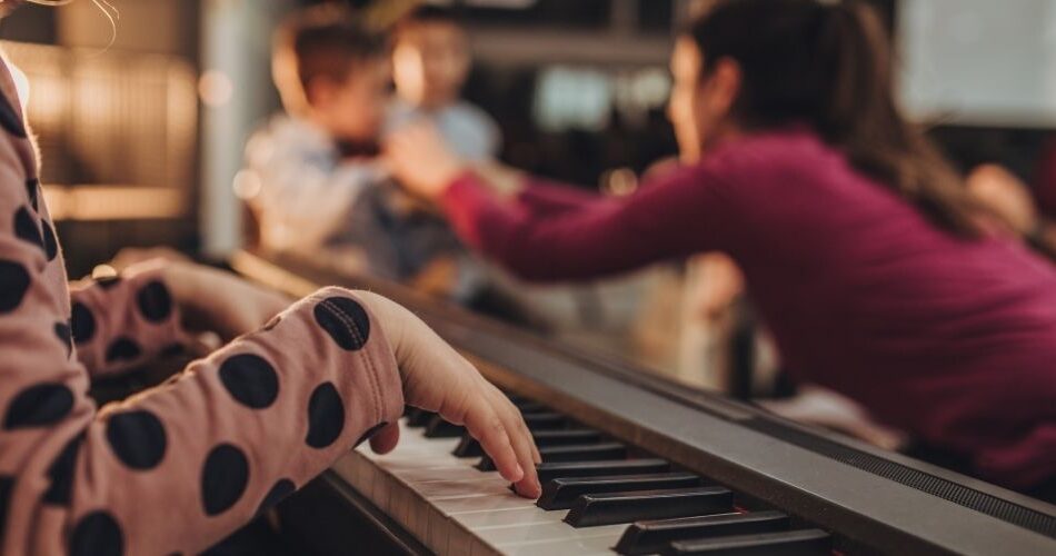 Müzik Eğitimi ve Beyin Gelişimi: Notalarla Zeka Arasındaki Bağlantı