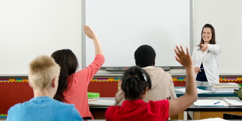 Psikoloji ve Sınıf Yönetimi: Öğrencileri Anlama ve Yönlendirme